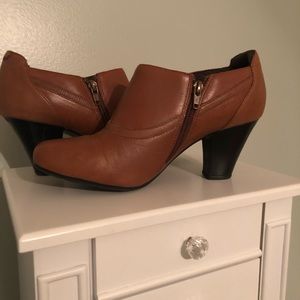 Clarks brown leather booties -8W